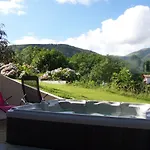 Etxe Goxoan D'hôtes Avec Cuisine été équipée Commune Et Jaccuzi Casa de hóspedes