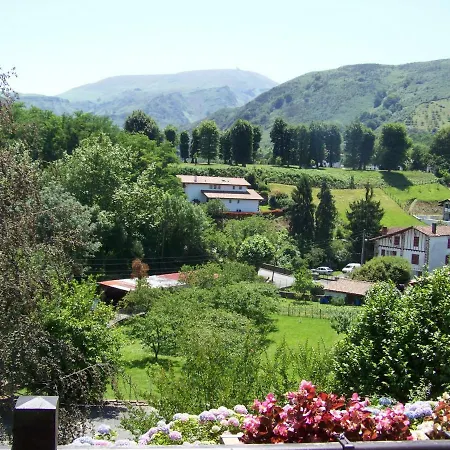 게스트하우스 Etxe Goxoan D'hotes Avec Cuisine Ete Equipee Commune Et Jaccuzi 3*